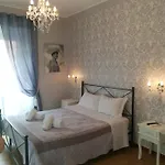 Unique 3* Rom